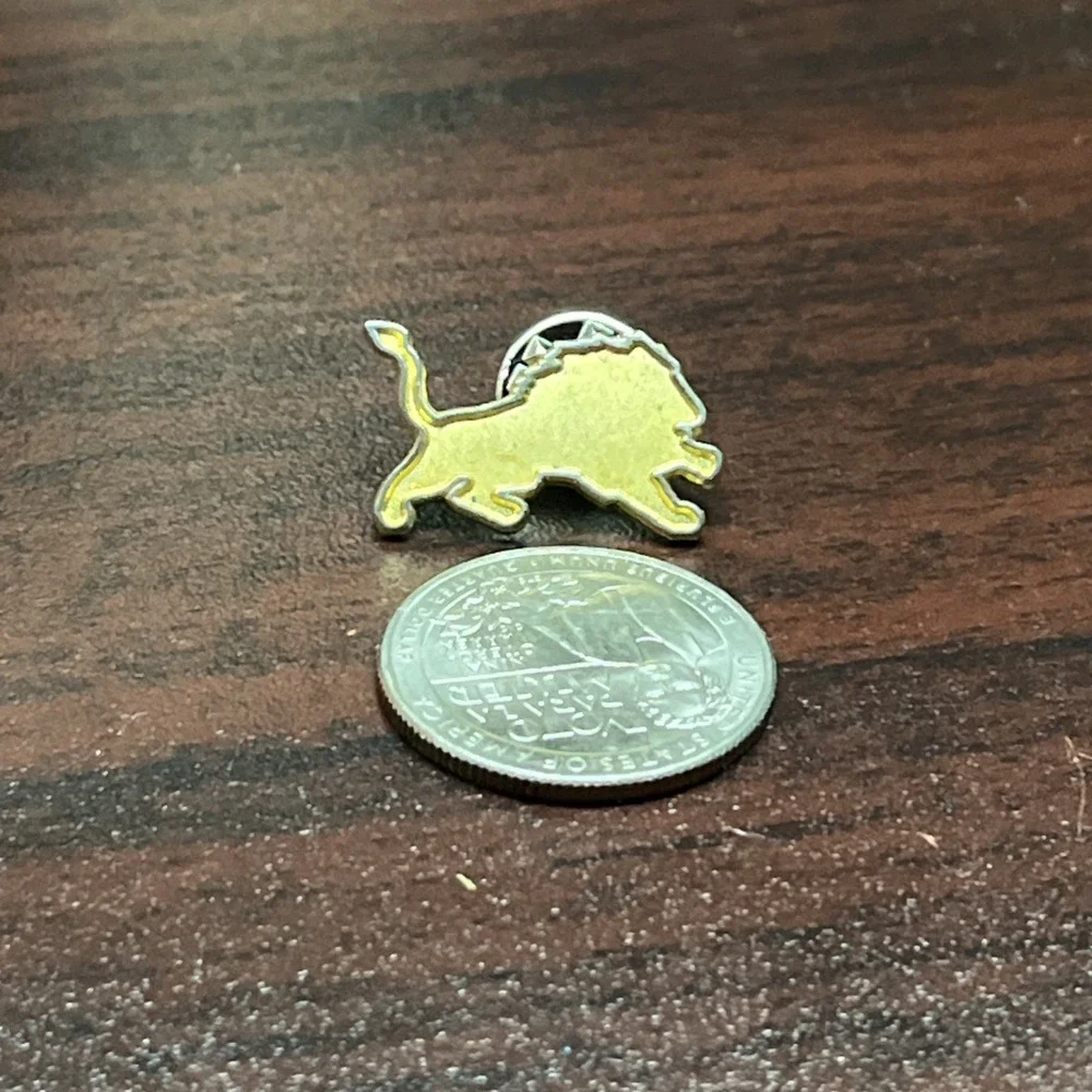 Detroit Lions NFL‎ Football Mascot Logo Lapel Hat Pin